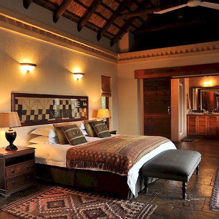 Waterbuck Game Lodge Riserva di Caccia Thornybush Esterno foto