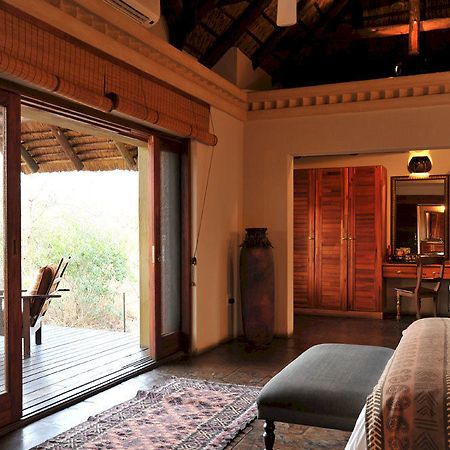 Waterbuck Game Lodge Riserva di Caccia Thornybush Esterno foto