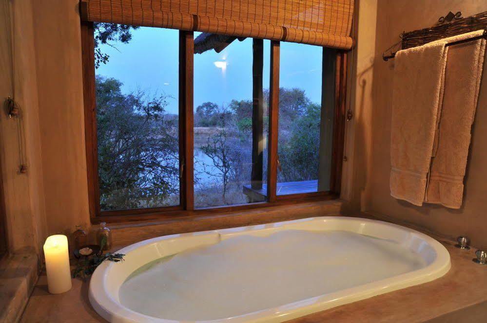Waterbuck Game Lodge Riserva di Caccia Thornybush Esterno foto